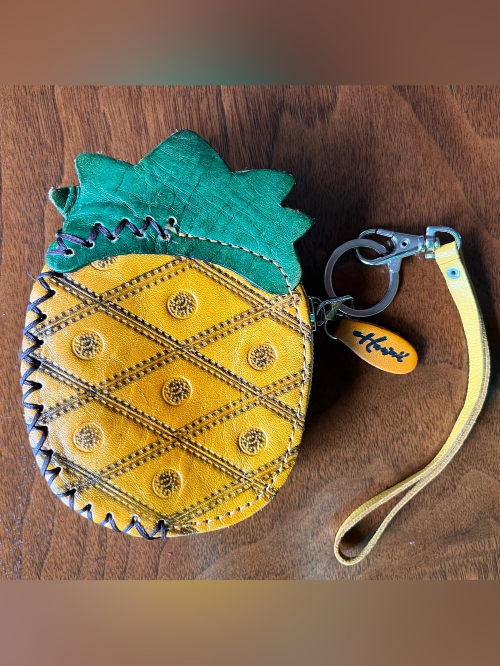Hawaiian pineapple wristlet, keychain and coin purse! Hawaii tag, gold leather!